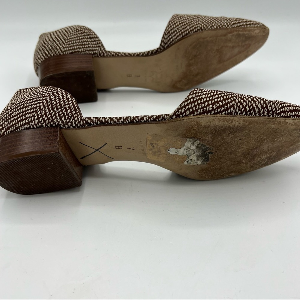 Saks Fifth Avenue Brown and White Flats - Picture 6 of 8